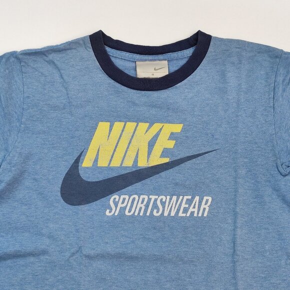 Nike short sleeve T-shirt blue with graphic design boys size S - Picture 2 of 7